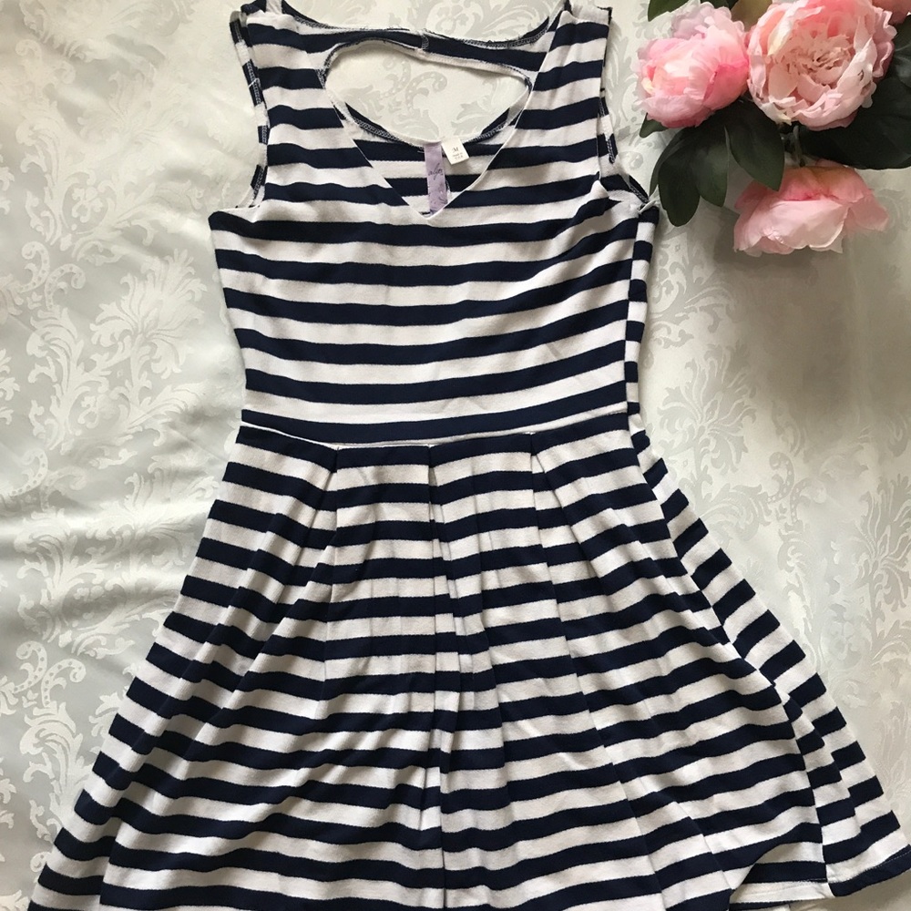 Striped babydoll dress medium